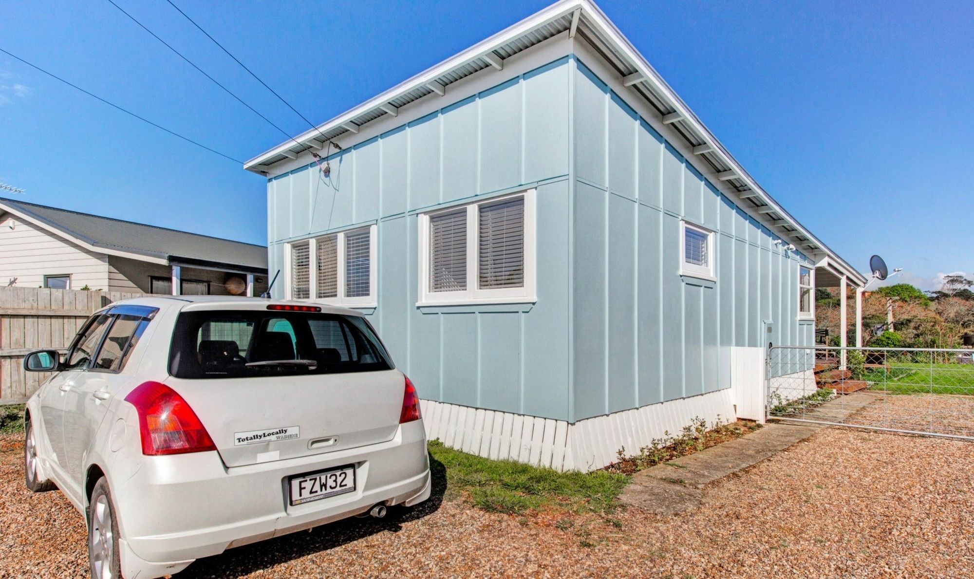 The Little Blue Bach In Oneroa Village By Waiheke Unlimited Exterior foto